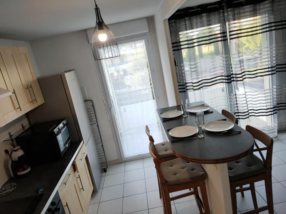 Spacieux Et Joli Appartement De 2 A 4 Personnes • Parking • Wifi Fenouillet  외부 사진